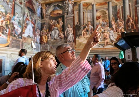 Raffael-Kamers bezocht tijdens de avondtour door de Vaticaanse Musea