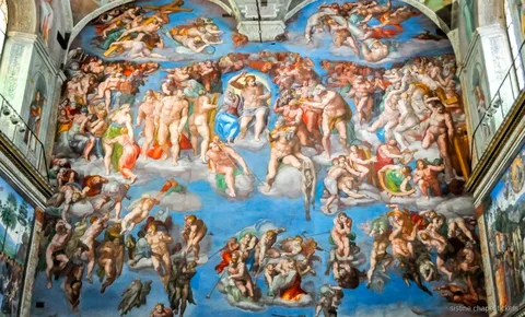 Guía al frente de un tour rápido de lo más destacado de los Museos Vaticanos