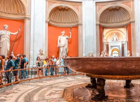 Freskierter Korridor der Galerie der Landkarten auf der geführten Vatikan-Museen-Tour