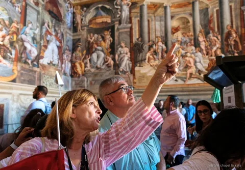 Stanze di Raffaello visitate durante il tour serale dei Musei Vaticani