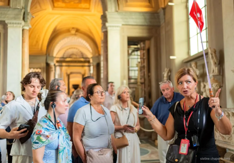 Couloir de la Galerie des Cartes sur la visite guidée du soir de la chapelle Sixtine