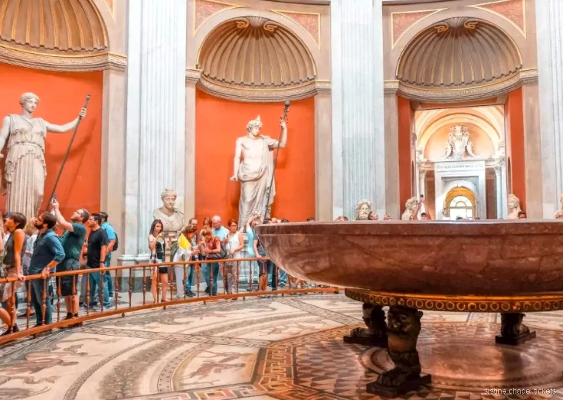 Couloir peint de la Galerie des Cartes sur le parcours de la visite guidée des Musées du Vatican